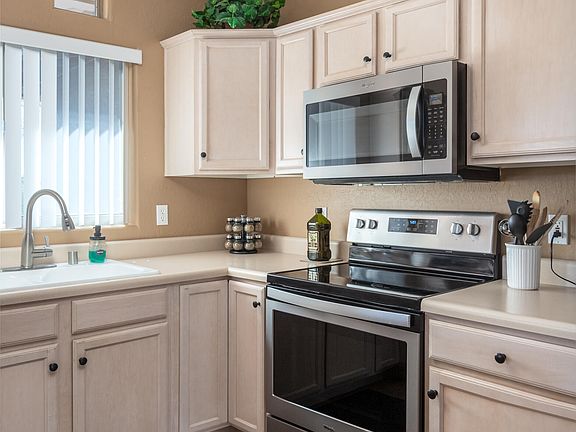 3rd image of 655 W Vistoso Highlands Dr APT 216