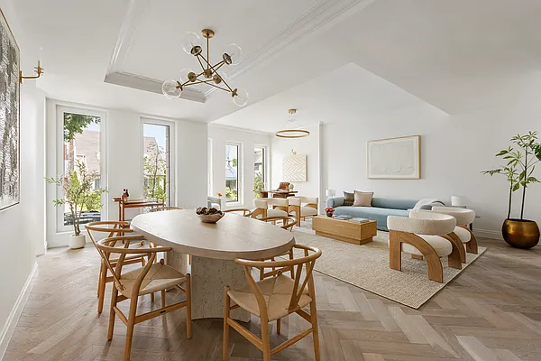 Living room, photo 2