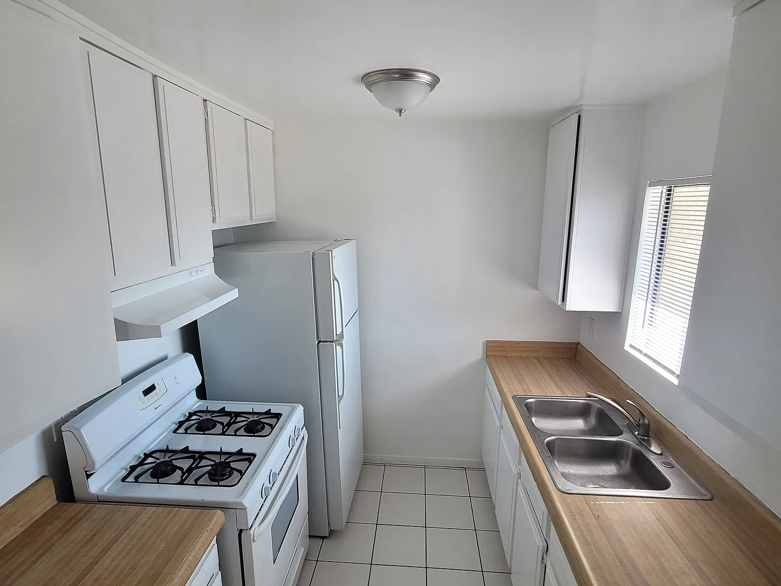 1 bed, 562 sqft, $1,950 — Photo 2