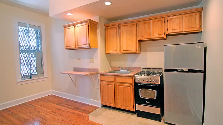 Rented by Tryax Realty Management | media 4