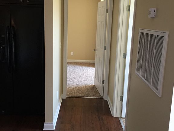 4th image of 109 Winery Ct APT 4