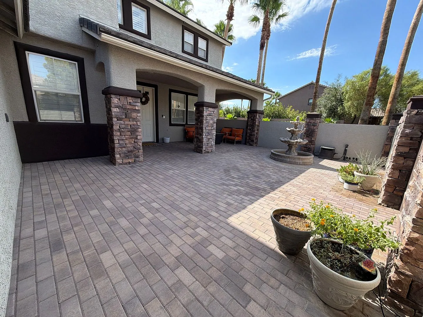 Luxury Home in Lone Mountain Classics — Photo 4