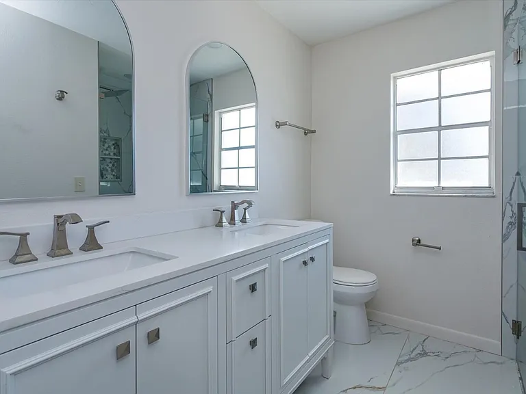 240 Slade Dr — Photo 13
