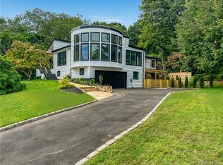 101 Nadia Ct, Port Jefferson, NY 11777
