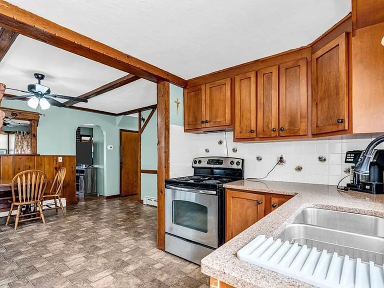 22 Hart St — Photo 6