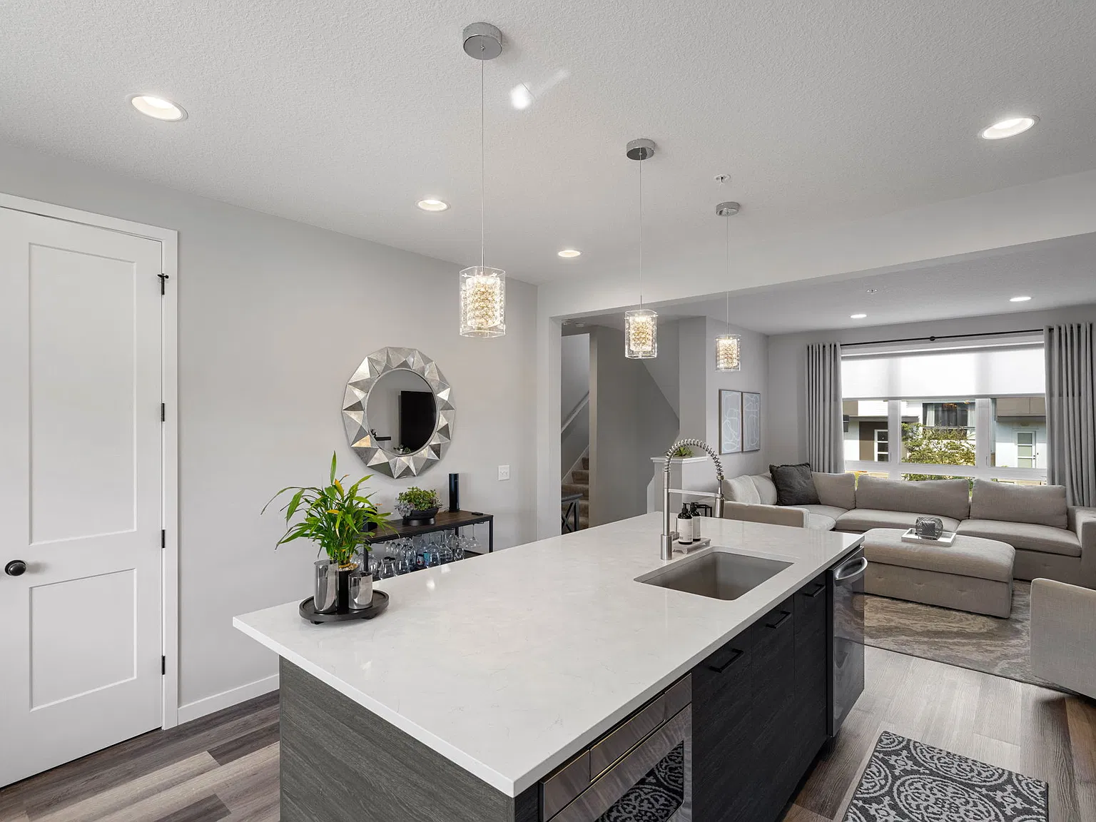 3 bed, 2025 sqft, $3,750 — Photo 3