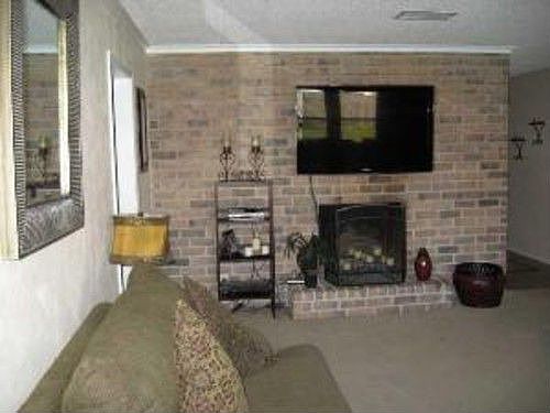 3rd image of 11907 Swan Dr