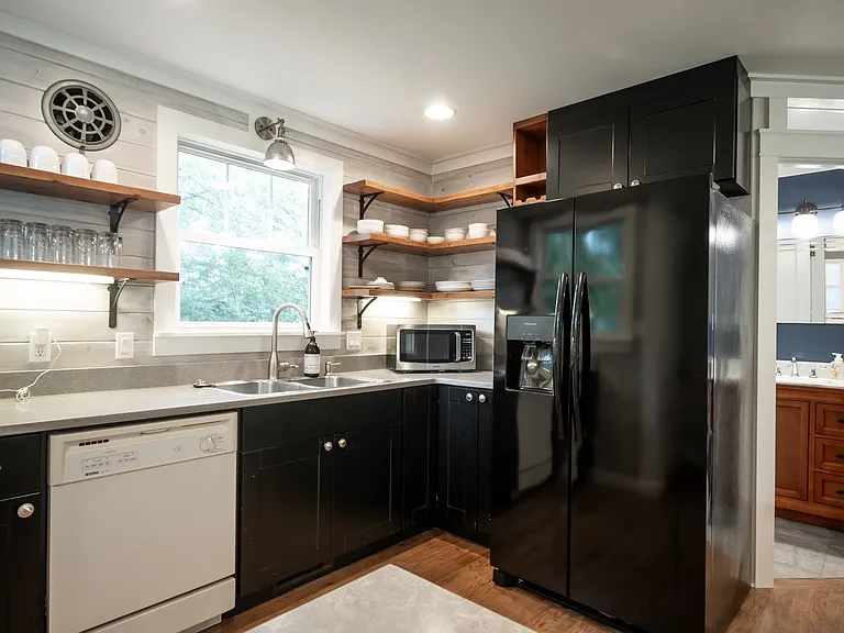 420 Clover St — Photo 13