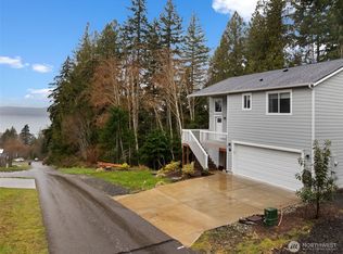 61 E Ellinor Peak Place, Belfair, WA 98528