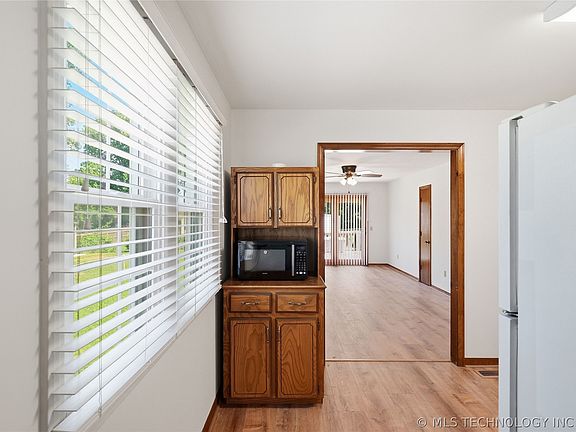 4th image of 315 W 40th St S