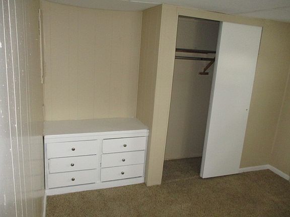 3rd image of 276 Melinda Ln