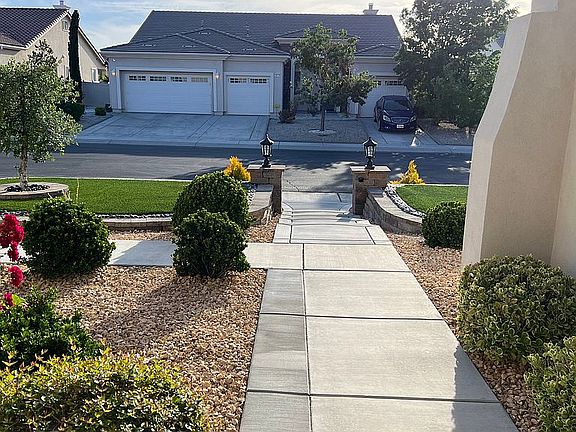 5th image of 10325 Daylily St
