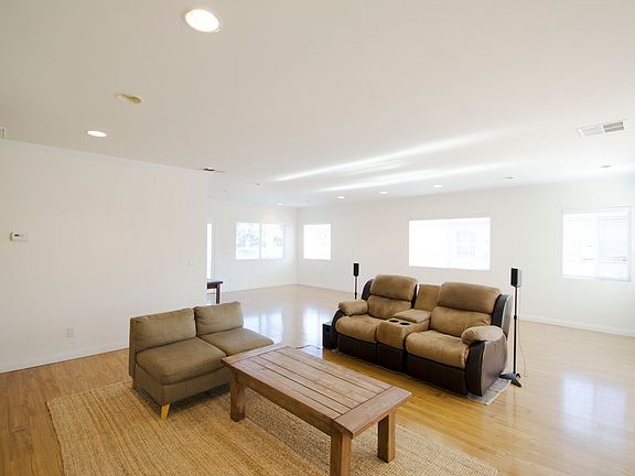 3rd image of 7849 Saint Clair Ave
