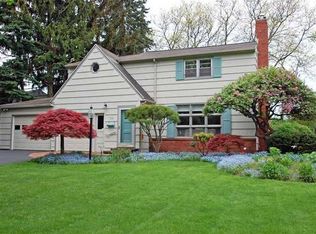 150 Maywood Dr, Rochester, NY 14618