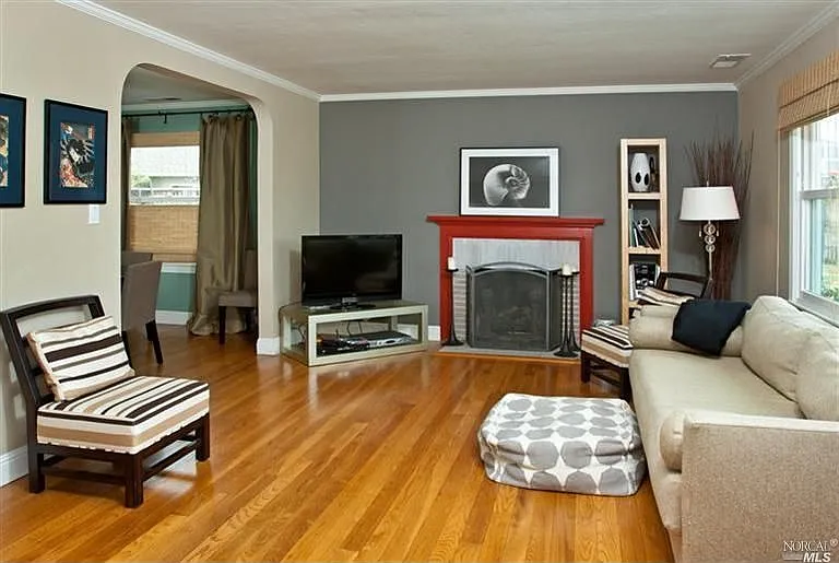 306 Sycamore Ave photo 1