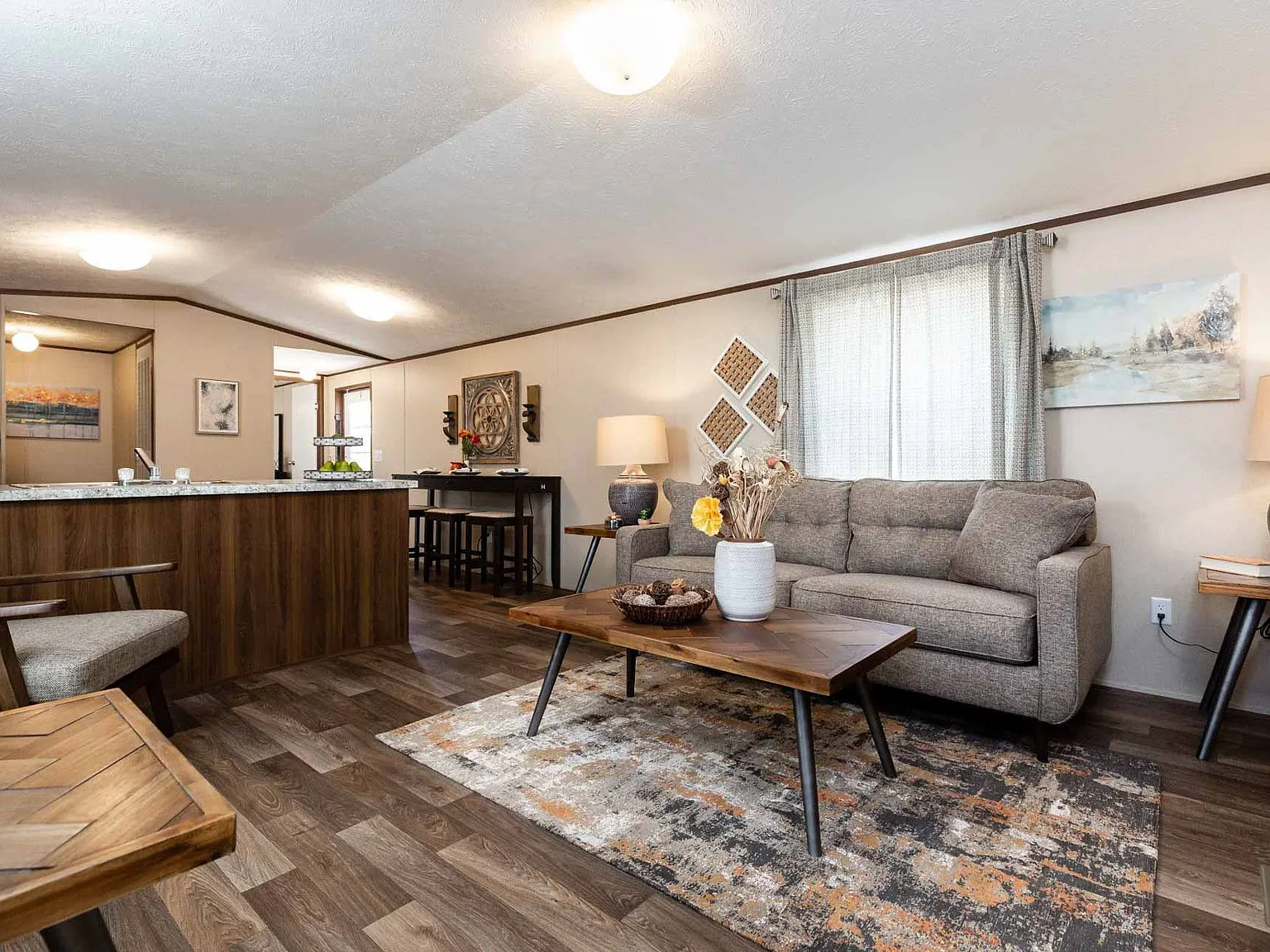 4 bed, 1038 sqft, $1,500 — Photo 2