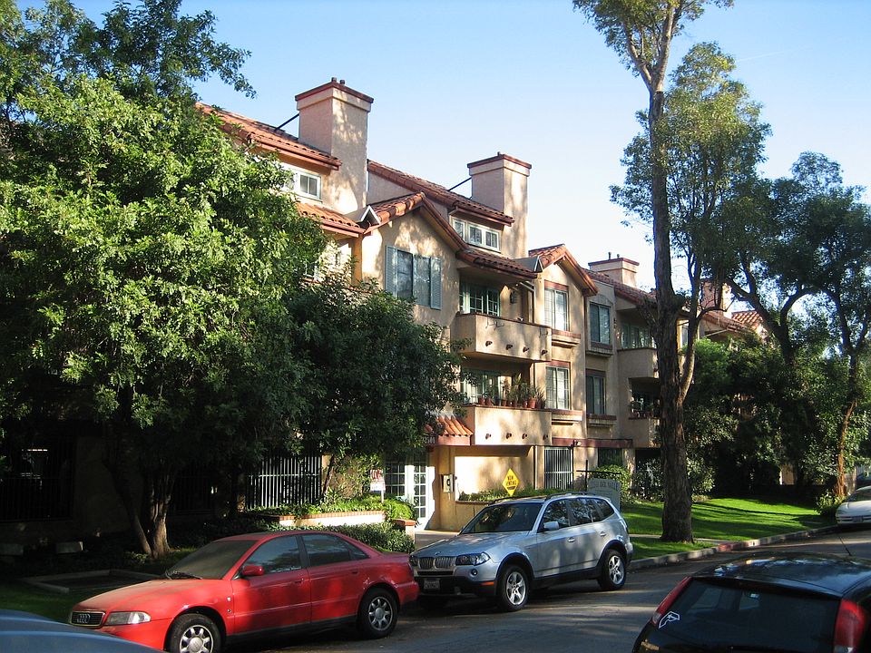 1st image of 22501 Del Valle St #114