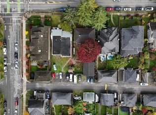 313 E 13th St, North Vancouver, BC V7L 2L8