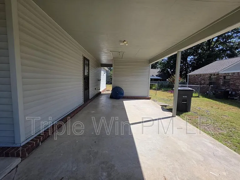 113 Northfield Dr — Photo 5