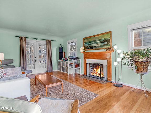 5th image of 1101 Alger St SE