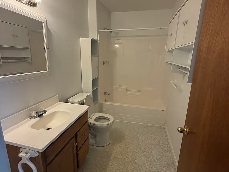 1215 Turner St — Photo 3