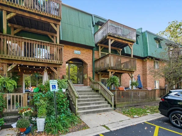 1977 Tall Oaks Dr APT 2A, Aurora, IL 60505