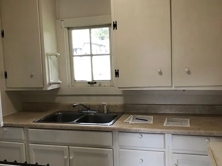 360 N State St — Photo 5
