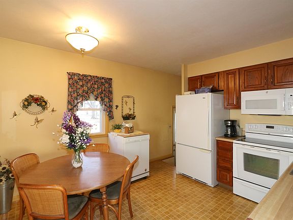 5th image of 804 Fisher Ct