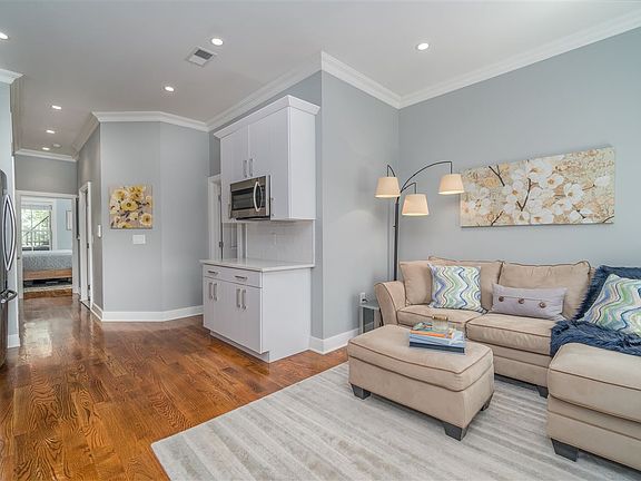3rd image of 152 Sussex St #3
