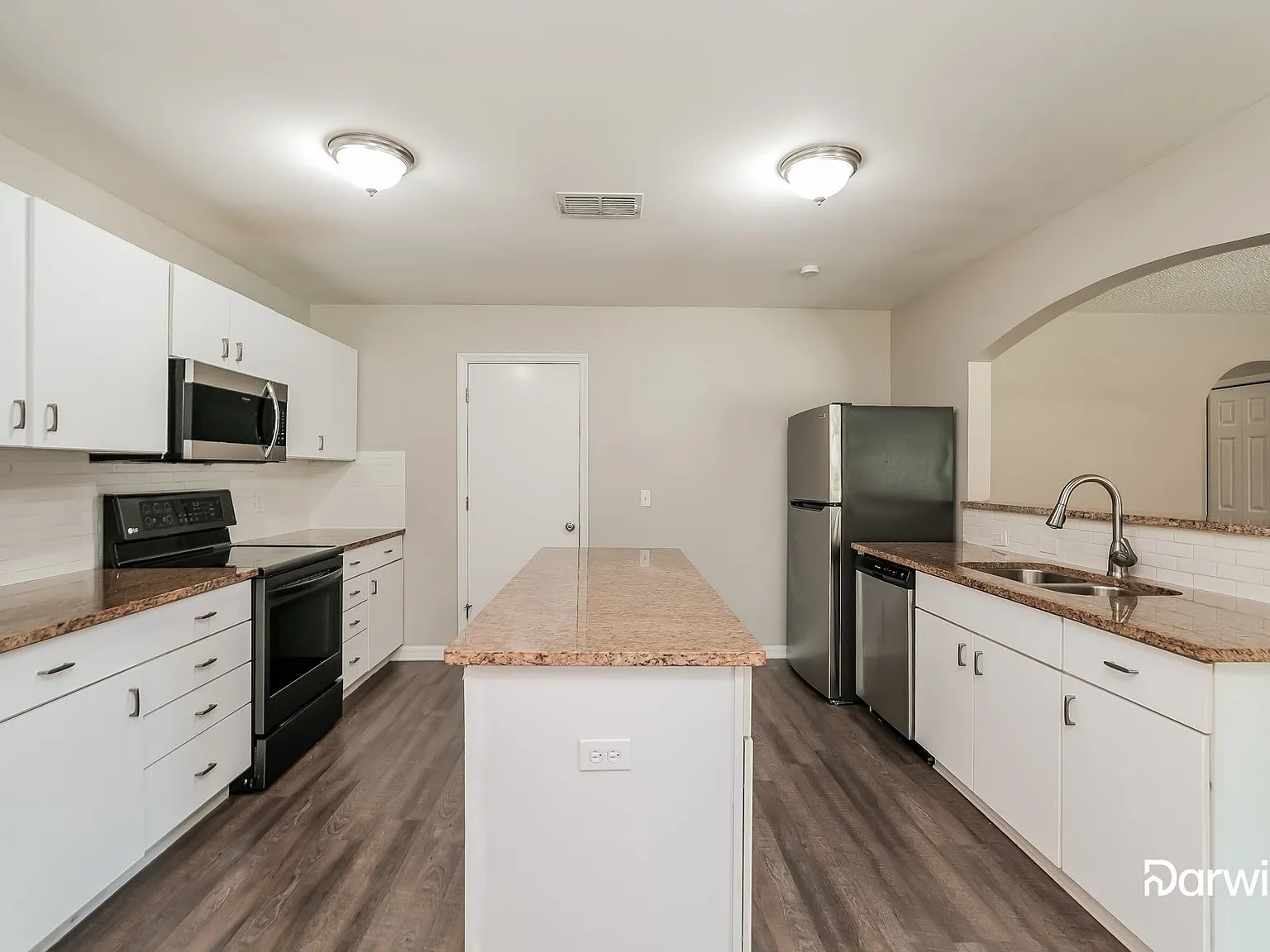 4 bed, 3.0 bath, 1944 sqft, $2,195 — Photo 2