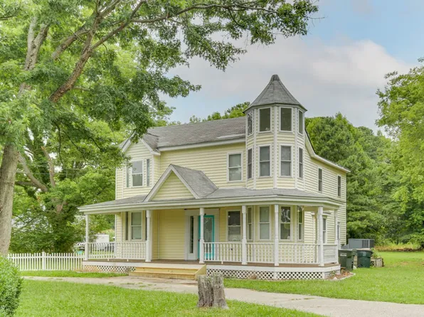 1302 Dare Rd, Yorktown, VA 23692