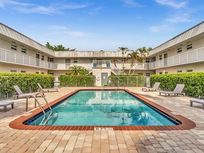 2050 N Douglas Road #211, Hollywood, FL, 33024