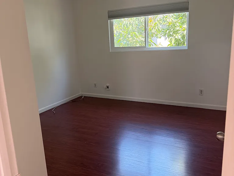 210 S Coronado St #8 — Photo 5