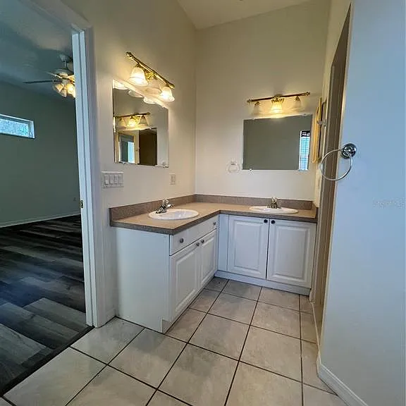 4733 S Cranberry Blvd — Photo 8