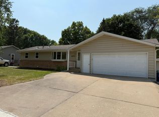 6573 Berkshire Ln N, Maple Grove, MN 55311