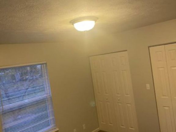 2nd image of 4 Belle Meadow Ln