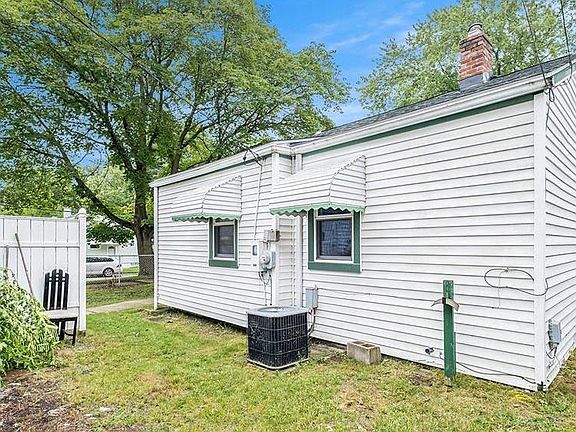 4th image of 180 W Rutgers Ave