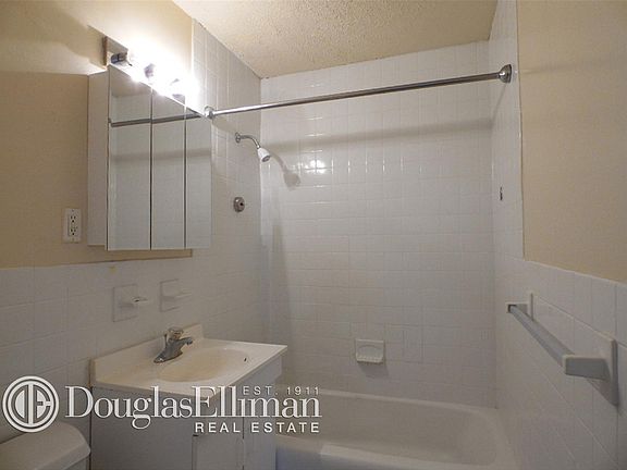 4th image of 3333 Broadway APT C19j