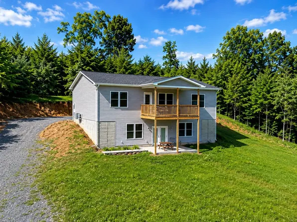 369 Paso Fino Dr, Augusta, WV 26704