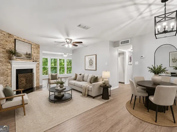 3019 Canyon Point Cir, Roswell, GA 30076
