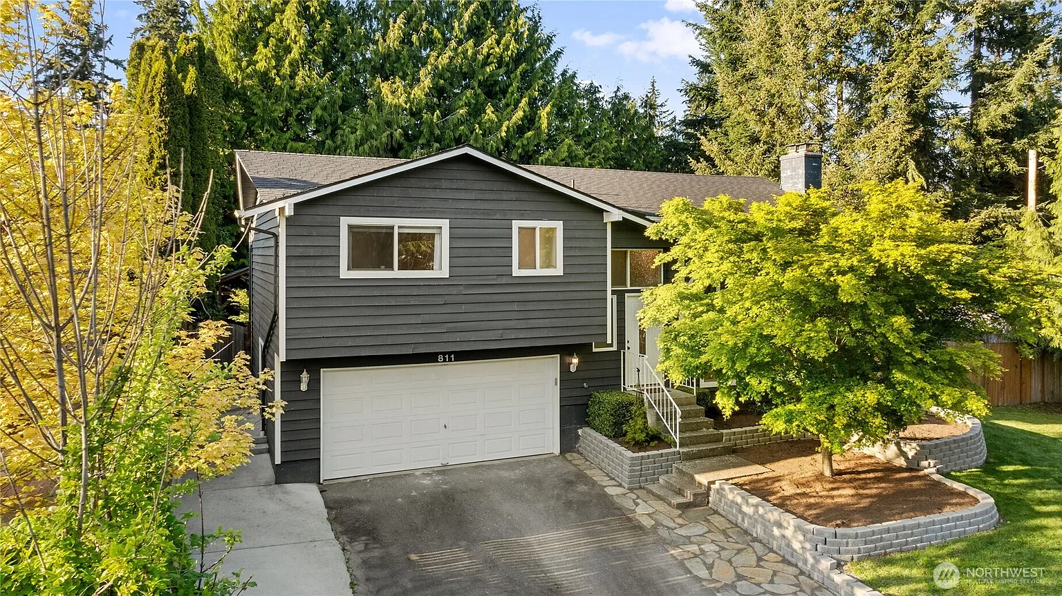 811 Grimes Road photo 1