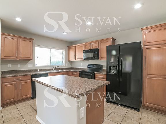 4th image of 4936 N 108th Dr