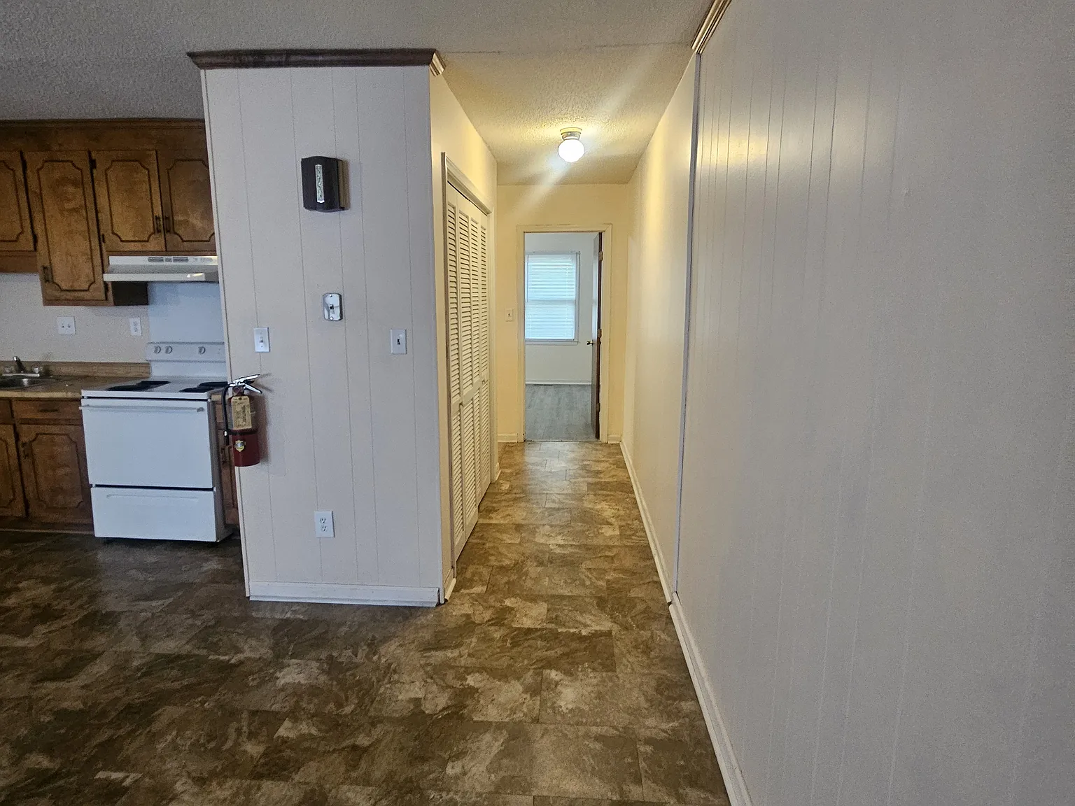 1 bed, $900 — Photo 2