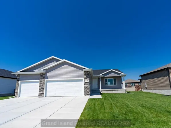 1424 Sagewood Ave, Grand Island, NE 68803