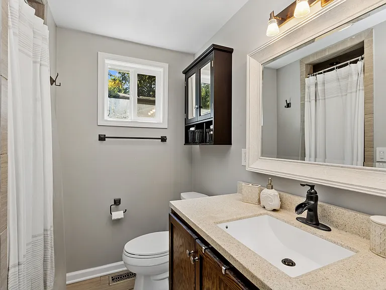 7329 Ash St — Photo 11