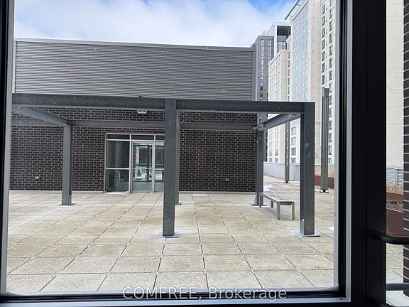 4th image of 318 Spruce St #2
