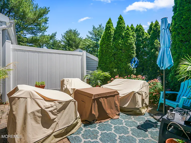 2 Joyce Ct — Photo 24