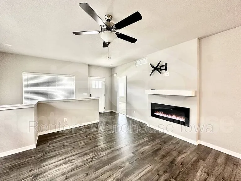 2310 SW Plaza Pkwy — Photo 2