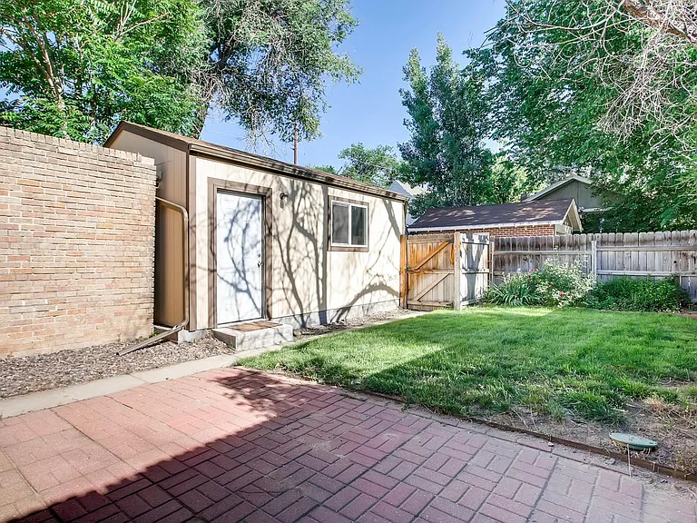 4031 Batavia Pl — Photo 32