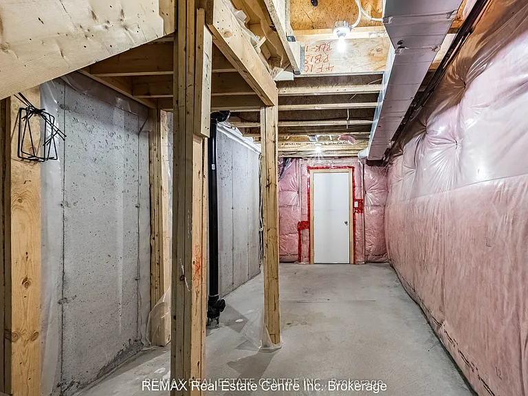 27 Lady Evelyn Cres — Photo 41